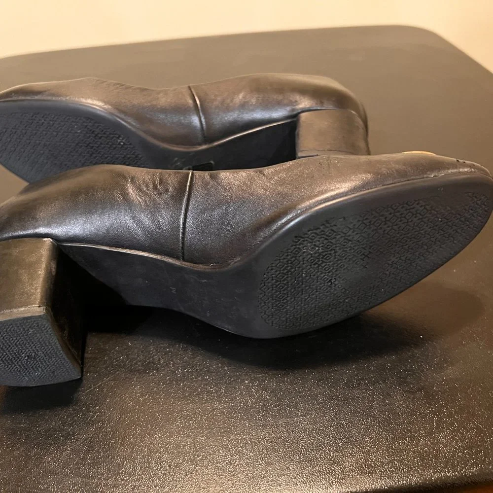 Troy Burch size 10 black heel pumps